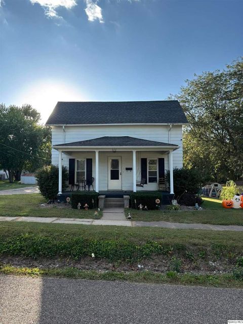 Photo of 212 S First, Carthage, IL 62321 (MLS # 12482451)