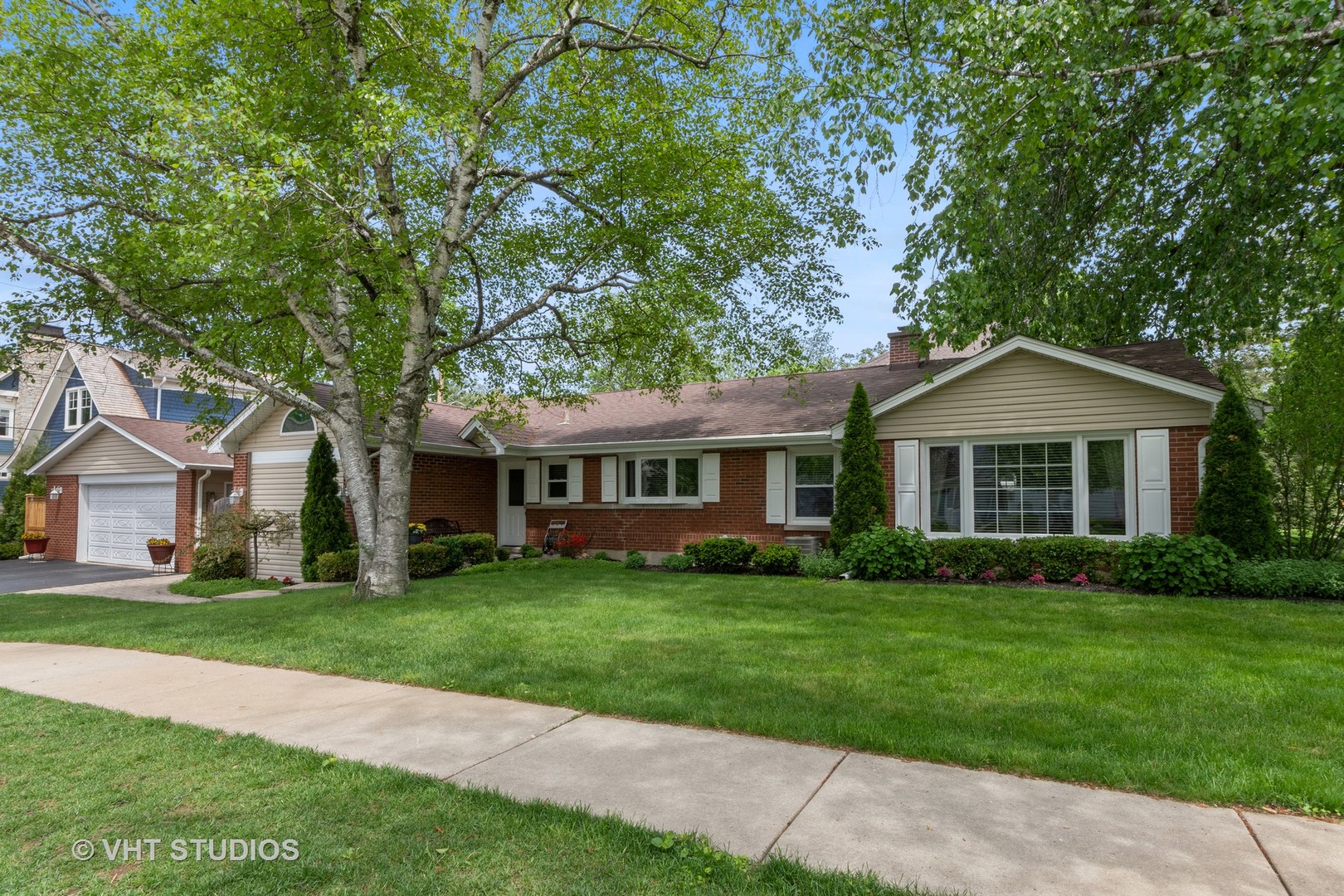 330 W Cook Avenue