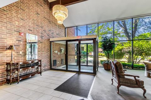 Tiny photo for 3050 Pheasant Creek Drive #301, Northbrook, IL 60062 (MLS # 12164643)