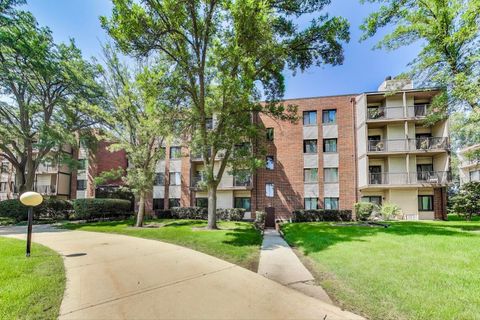 Photo of 3050 Pheasant Creek Drive #301, Northbrook, IL 60062 (MLS # 12164643)