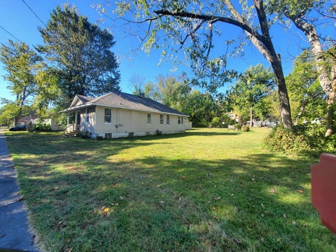 Photo of 608 N Carico Street, Carbondale, IL 62901 (MLS # 12788367)