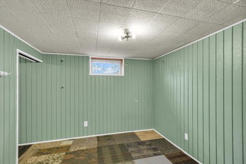 Tiny photo for 502 E Washington Street, Urbana, IL 61801 (MLS # 12571945)