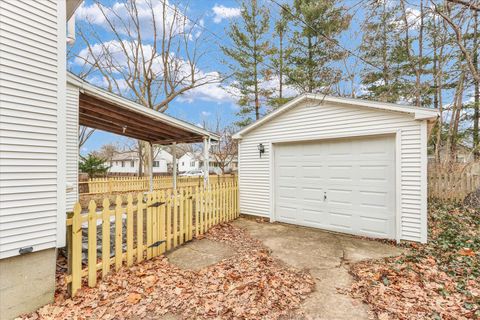 Tiny photo for 502 E Washington Street, Urbana, IL 61801 (MLS # 12571945)