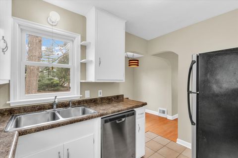 Tiny photo for 502 E Washington Street, Urbana, IL 61801 (MLS # 12571945)