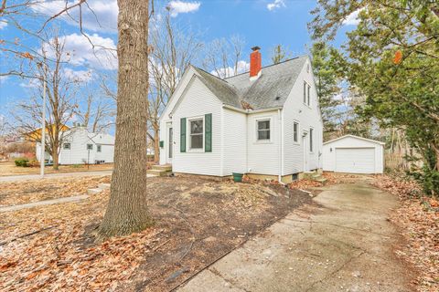 Tiny photo for 502 E Washington Street, Urbana, IL 61801 (MLS # 12571945)