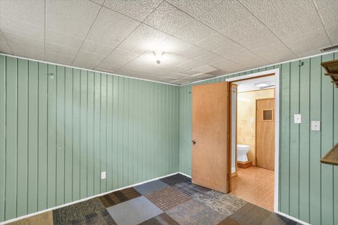 Tiny photo for 502 E Washington Street, Urbana, IL 61801 (MLS # 12571945)