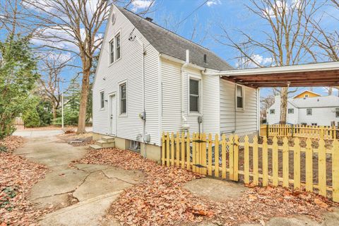 Tiny photo for 502 E Washington Street, Urbana, IL 61801 (MLS # 12571945)