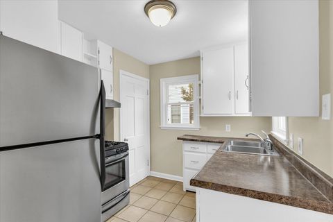 Tiny photo for 502 E Washington Street, Urbana, IL 61801 (MLS # 12571945)