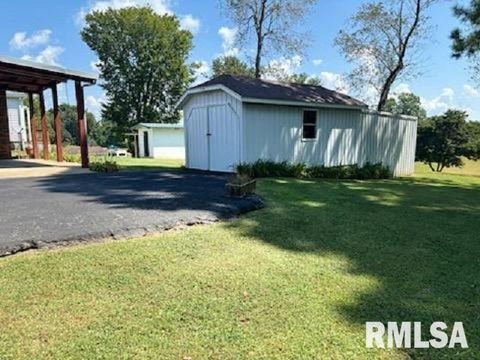 Tiny photo for 814 3RD Street, Rosiclare, IL 62982 (MLS # QC4265662)