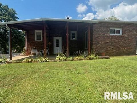 Tiny photo for 814 3RD Street, Rosiclare, IL 62982 (MLS # QC4265662)