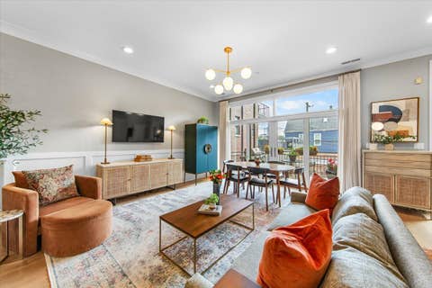 Tiny photo for 3737 N Damen Avenue #2, Chicago, IL 60618 (MLS # 12675981)