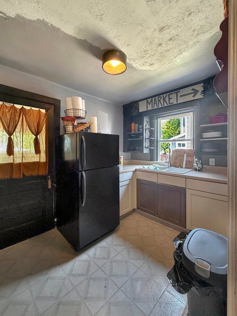 Tiny photo for 428 W Chestnut Street, Freeport, IL 61032 (MLS # 12734204)