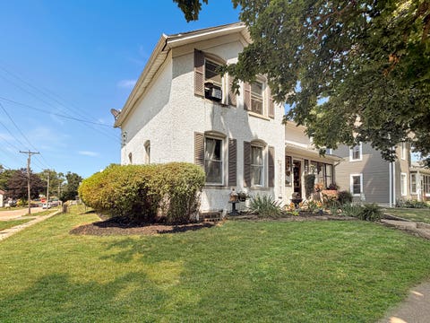 Photo of 428 W Chestnut Street, Freeport, IL 61032 (MLS # 12734204)