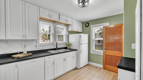 Tiny photo for 3708 N Fillmore Street, Davenport, IA 52806 (MLS # 12627231)