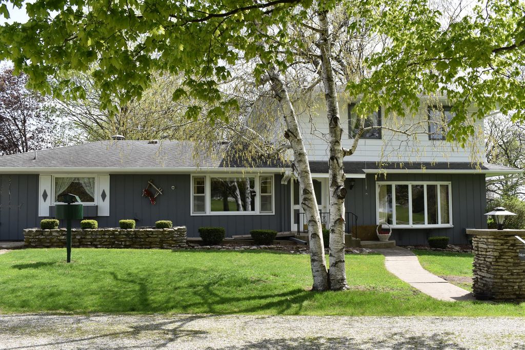 Photo for 17864 E 1700 North Road, Pontiac, IL 61764 (MLS # 12352730)