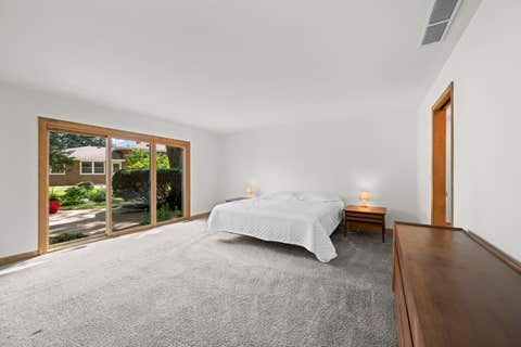 Tiny photo for 2110 E Eastman Court, Arlington Heights, IL 60004 (MLS # 12716385)