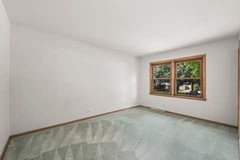 Tiny photo for 2110 E Eastman Court, Arlington Heights, IL 60004 (MLS # 12716385)