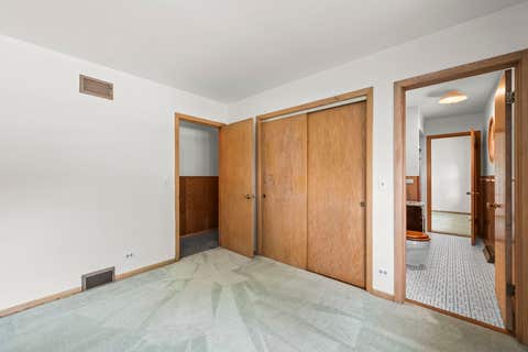Tiny photo for 2110 E Eastman Court, Arlington Heights, IL 60004 (MLS # 12716385)