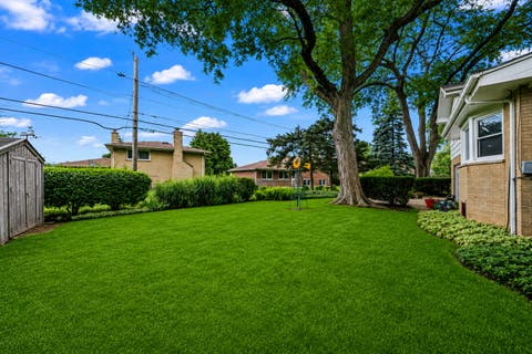Tiny photo for 2110 E Eastman Court, Arlington Heights, IL 60004 (MLS # 12716385)