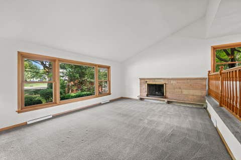 Tiny photo for 2110 E Eastman Court, Arlington Heights, IL 60004 (MLS # 12716385)