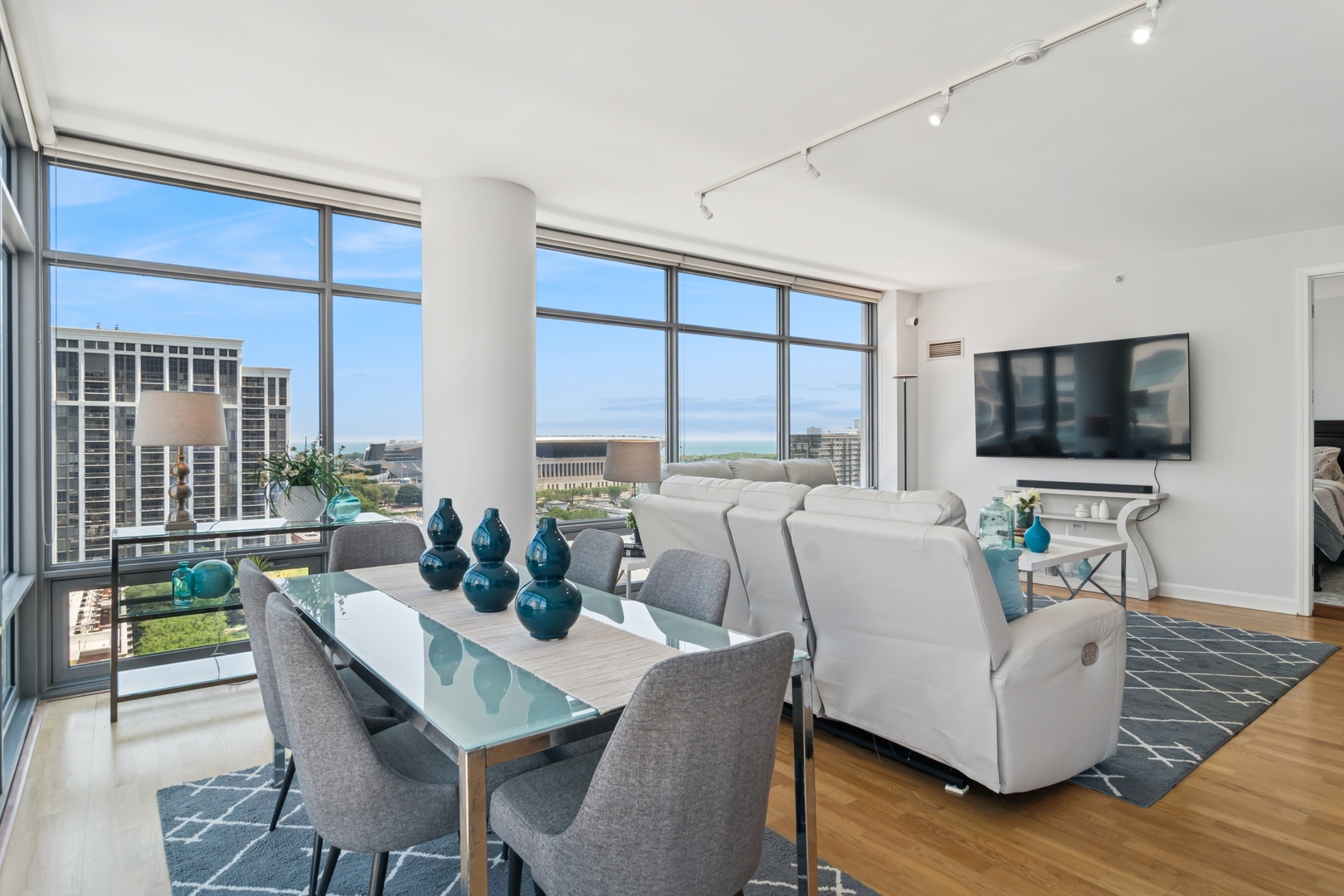 100 E 14th Street 1301