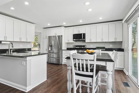 Tiny photo for 6806 Highgate Road, Carpentersville, IL 60110 (MLS # 12625495)