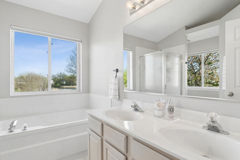 Tiny photo for 6806 Highgate Road, Carpentersville, IL 60110 (MLS # 12625495)