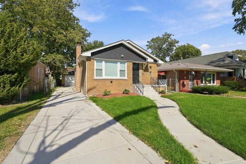 Photo of 654 W 111th Street, Chicago, IL 60628 (MLS # 12782194)