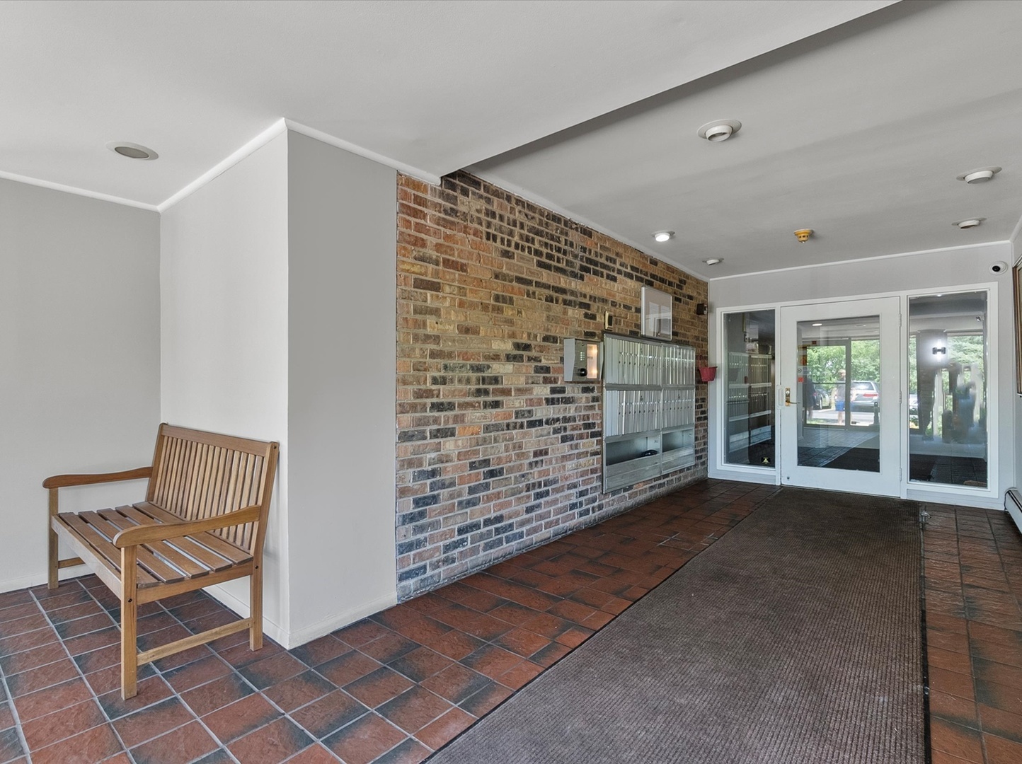 940 E Old Willow Road 305