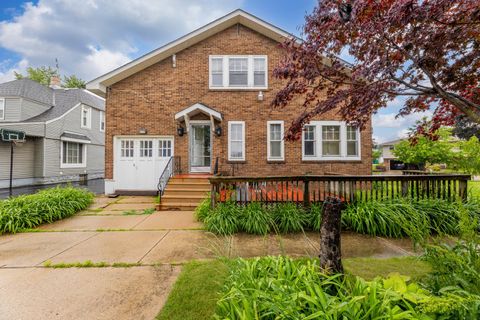 Photo of 800 W Park Avenue, Joliet, IL 60436 (MLS # 12385092)