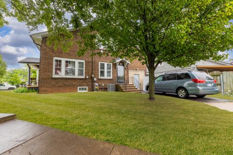 Tiny photo for 800 W Park Avenue, Joliet, IL 60436 (MLS # 12385092)