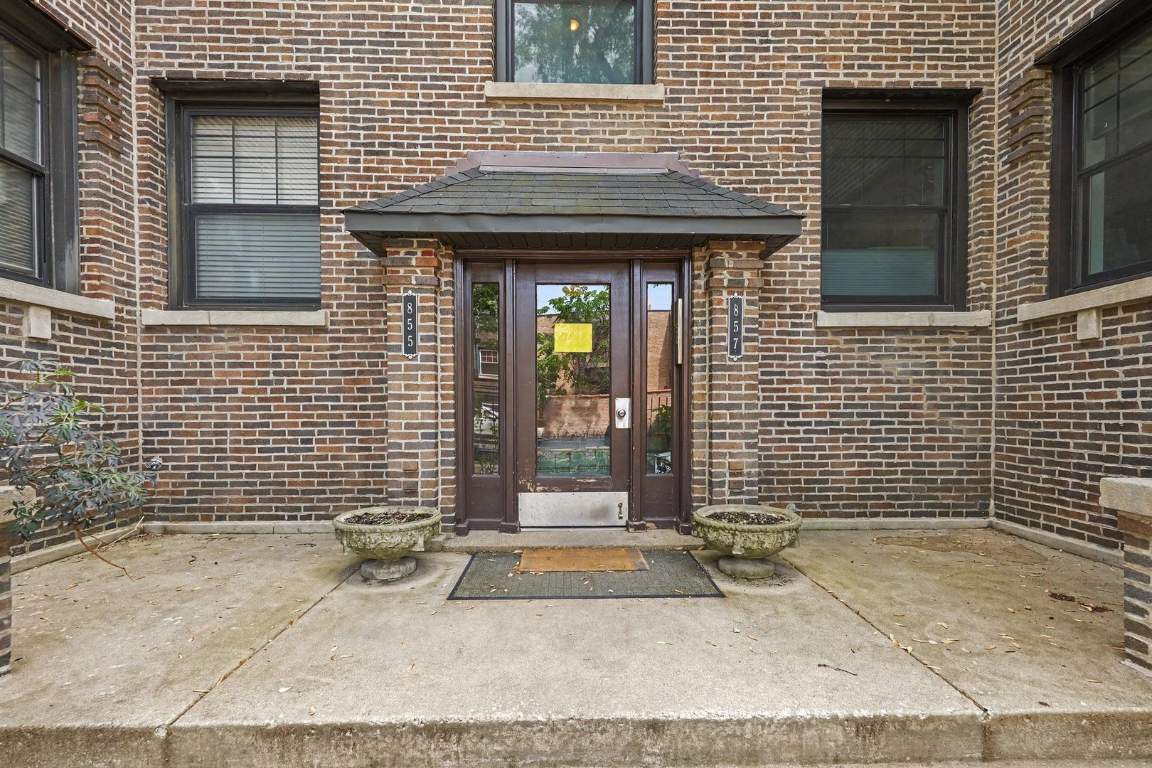 857 W Ainslie Street G