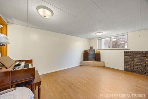 Tiny photo for 2140 Sandburg Drive, Aurora, IL 60506 (MLS # 12574366)