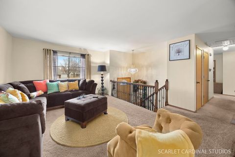 Tiny photo for 2140 Sandburg Drive, Aurora, IL 60506 (MLS # 12574366)