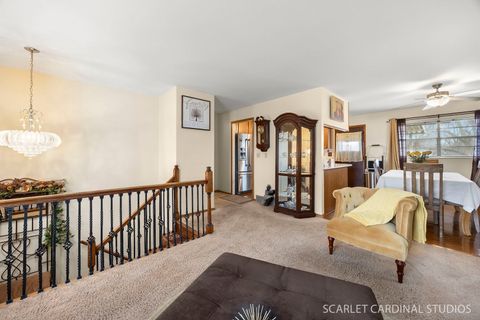 Tiny photo for 2140 Sandburg Drive, Aurora, IL 60506 (MLS # 12574366)