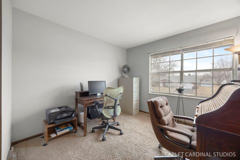 Tiny photo for 2140 Sandburg Drive, Aurora, IL 60506 (MLS # 12574366)