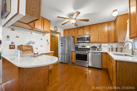 Tiny photo for 2140 Sandburg Drive, Aurora, IL 60506 (MLS # 12574366)