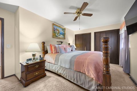 Tiny photo for 2140 Sandburg Drive, Aurora, IL 60506 (MLS # 12574366)