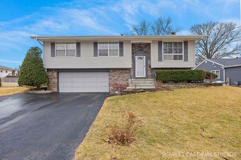 Photo of 2140 Sandburg Drive, Aurora, IL 60506 (MLS # 12574366)