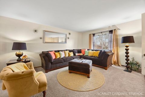 Tiny photo for 2140 Sandburg Drive, Aurora, IL 60506 (MLS # 12574366)