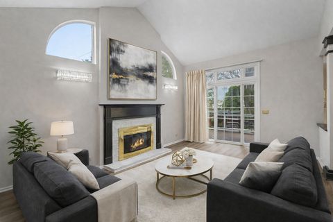 Tiny photo for 1903 N Evergreen Avenue, Arlington Heights, IL 60004 (MLS # 12577281)