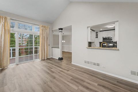 Tiny photo for 1903 N Evergreen Avenue, Arlington Heights, IL 60004 (MLS # 12577281)