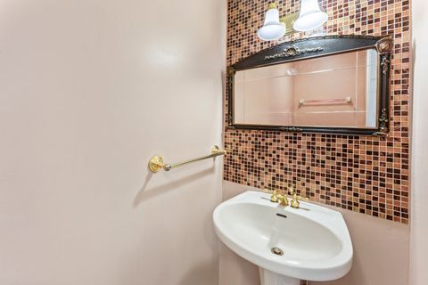 Tiny photo for 1903 N Evergreen Avenue, Arlington Heights, IL 60004 (MLS # 12577281)