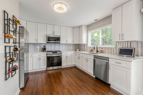Tiny photo for 5513 Chantilly Circle, Lake In The Hills, IL 60156 (MLS # 12614826)