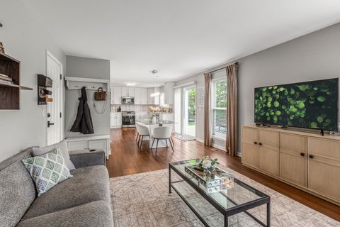 Tiny photo for 5513 Chantilly Circle, Lake In The Hills, IL 60156 (MLS # 12614826)
