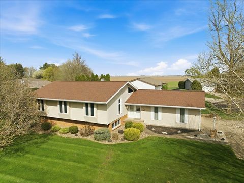 Photo of 504 S School Street, Minier, IL 61759 (MLS # 12618014)