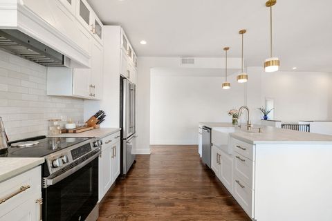 Tiny photo for 958 W Willow Street #4, Chicago, IL 60614 (MLS # 12666843)
