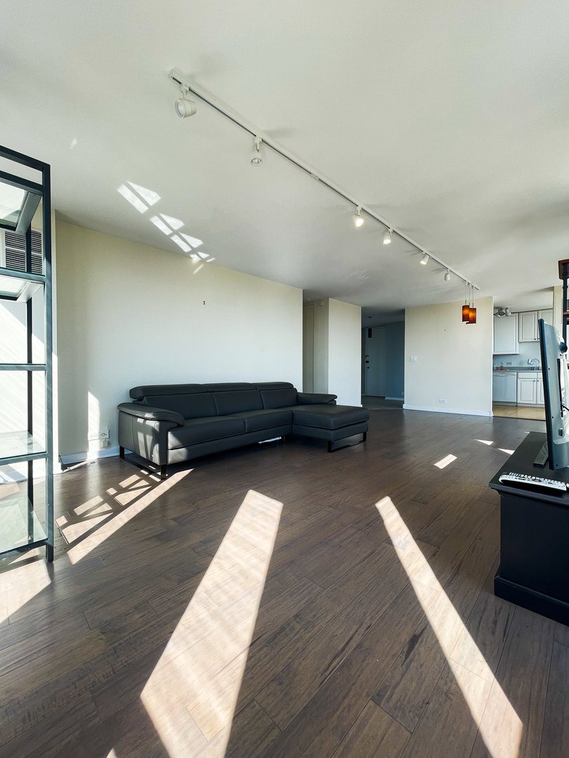 1660 N La Salle Drive 3702