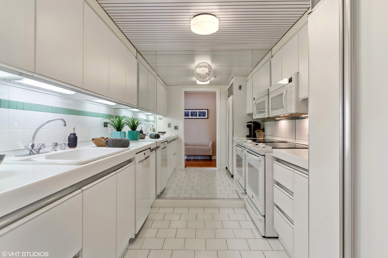 161 E Chicago Avenue 38G