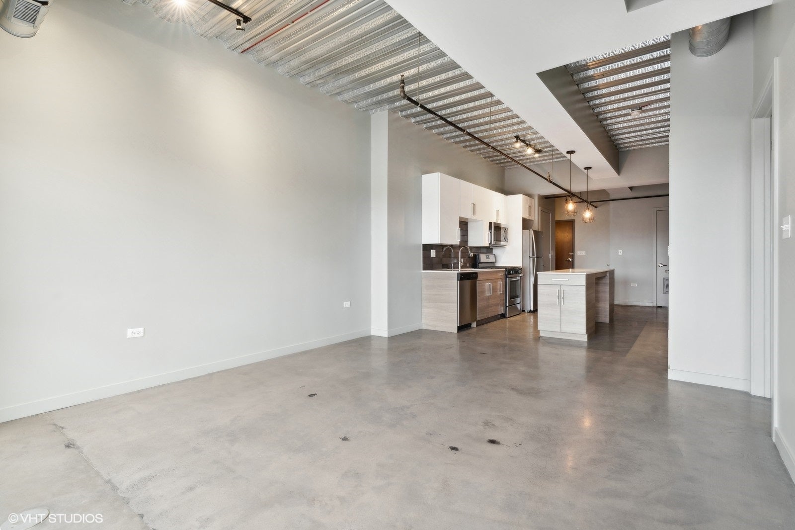 1241 N MILWAUKEE Avenue 703
